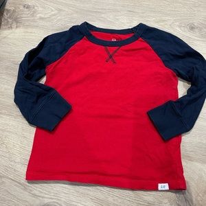 Like new LS Gap Tee size 3T